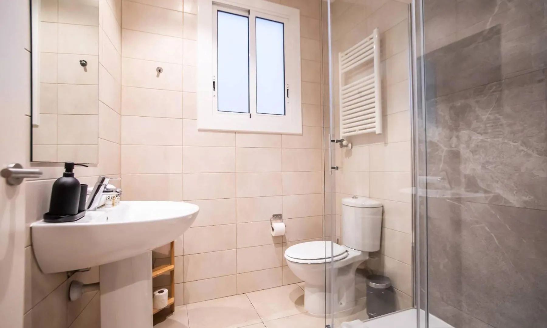P1Mal1091- Fantastic 3Bed Steps Away From Sagrada Lejlighed Barcelona